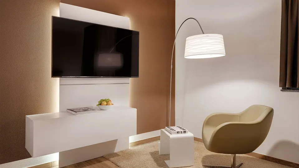 AltHnHomeApartments5