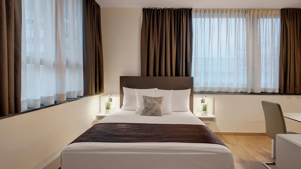 AltHnHomeApartments6