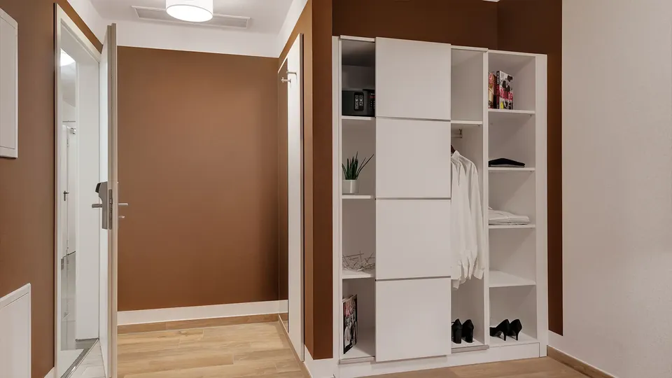 AltHnHomeApartments7